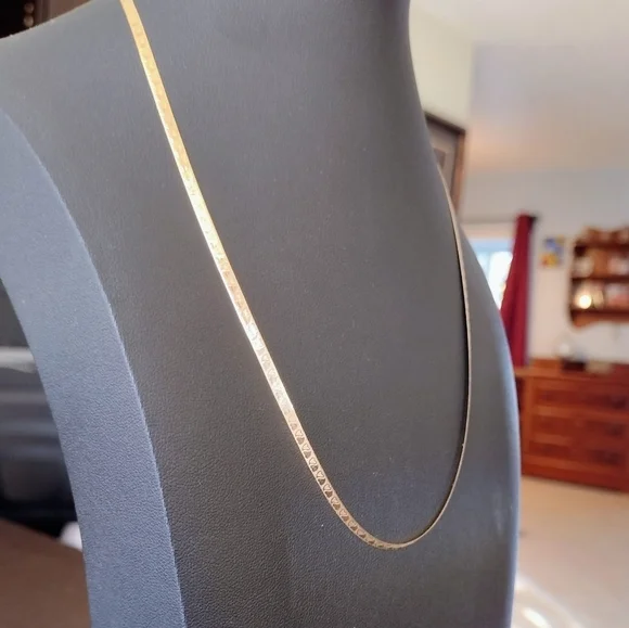 Classic Italy 10k Solid Yellow Gold 2.75mm Herringbone Chain - Picture 3 of 6